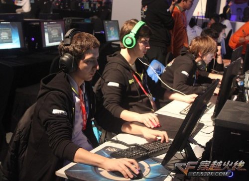 ON ：选择EZ辅助的原因就是对面选了黑默丁格，射手辅助会更好打一点