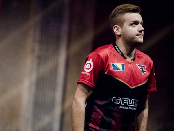 韩媒：T1和Doran签约2年（有选项的1+1）；Zeus有望加入HLE