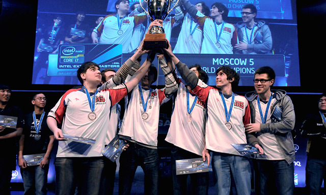 RNG惨遭两连败，粉丝矛头直指教练Mata